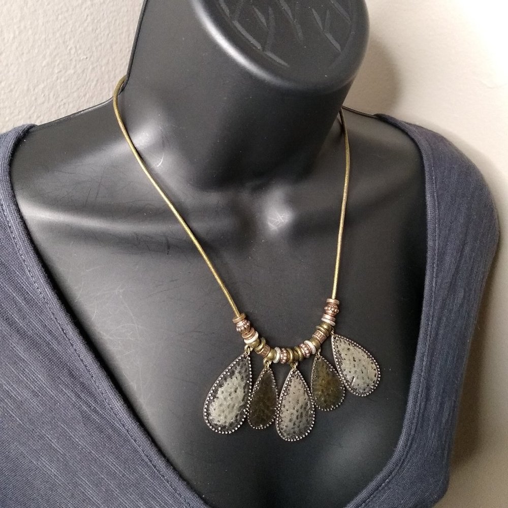 Vintage Metal Bead And Pendant Necklace Adjustable 17.5 To 19.5 Inches